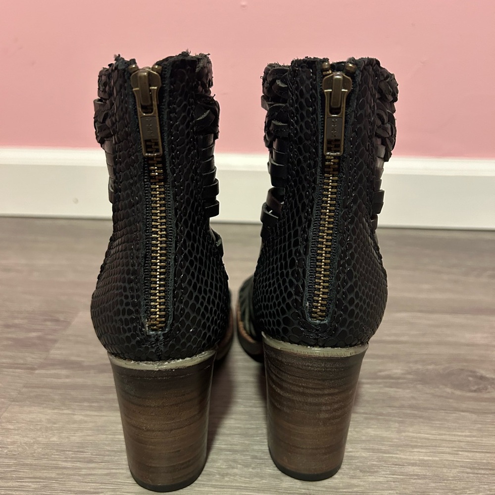 Freebird Black Braided Heeled Boots - Picture 3 of 8